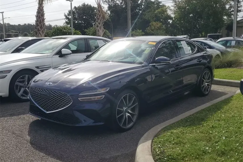 2023 Genesis G70 2.0T photo 1