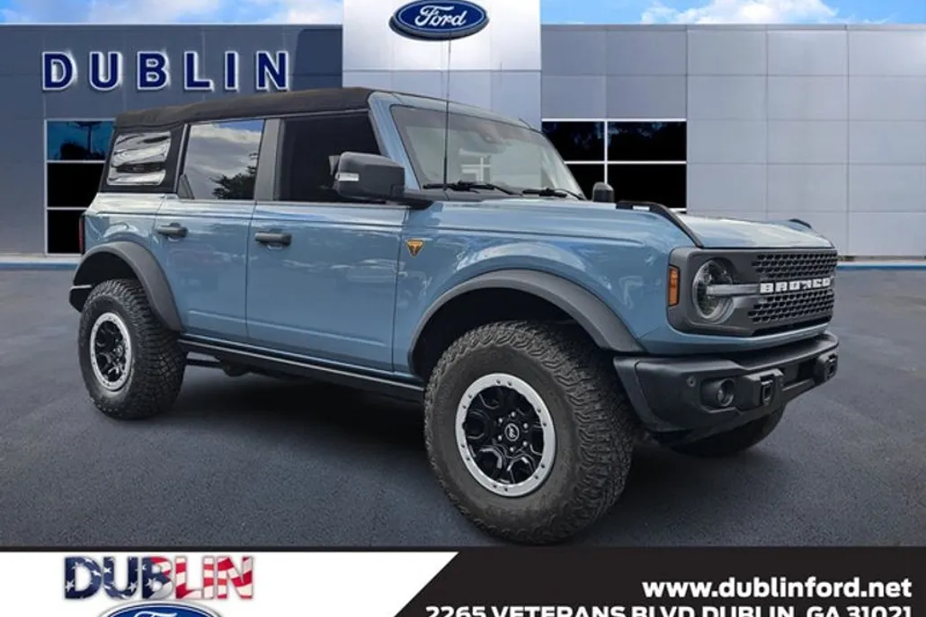 2023 Ford Bronco Badlands photo 1