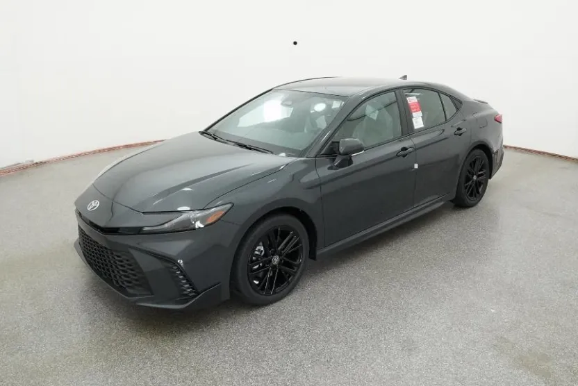 2026 Toyota Camry SE photo 1