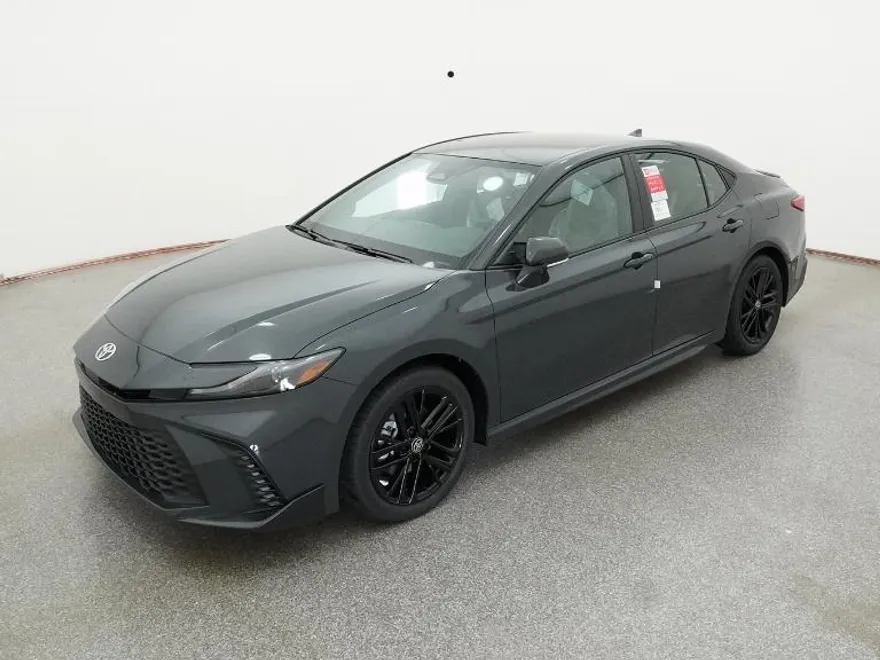 2026 Toyota Camry SE photo 1