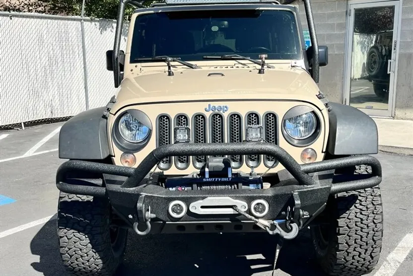 2016 Jeep Wrangler Unlimited Rubicon photo 1