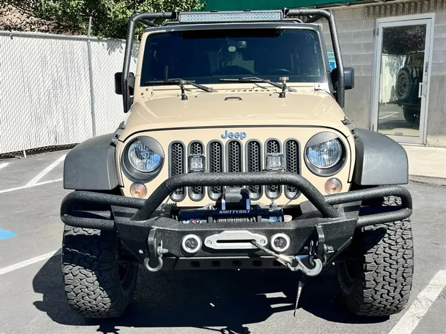 2016 Jeep Wrangler Unlimited Rubicon photo 1