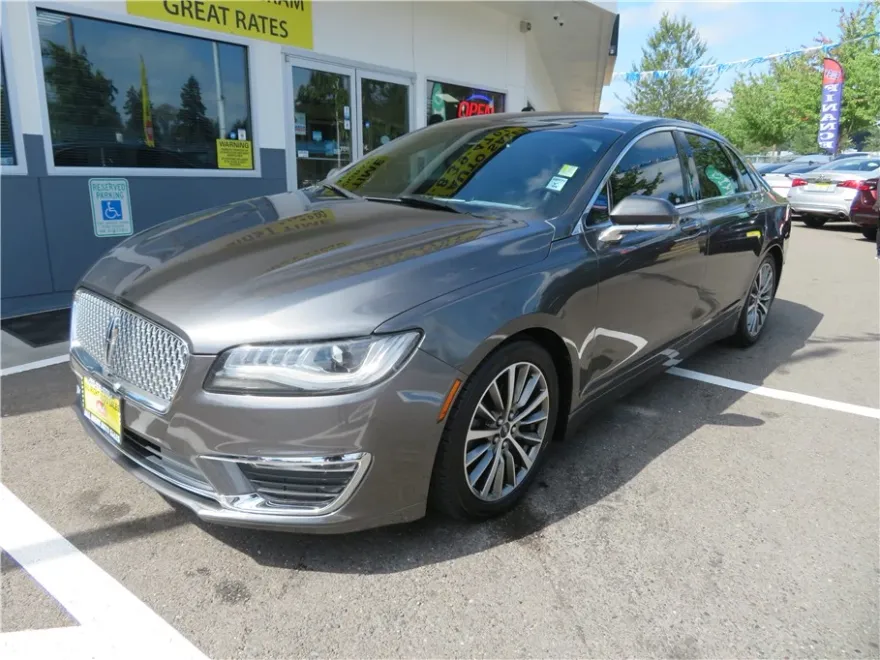 2019 Lincoln MKZ Standard photo 1