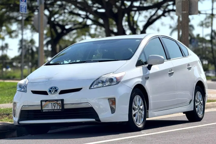 2012 Toyota Prius Plug-in photo 1