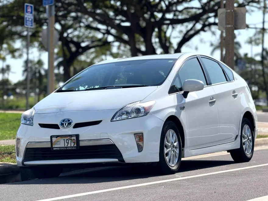 2012 Toyota Prius Plug-in photo 1