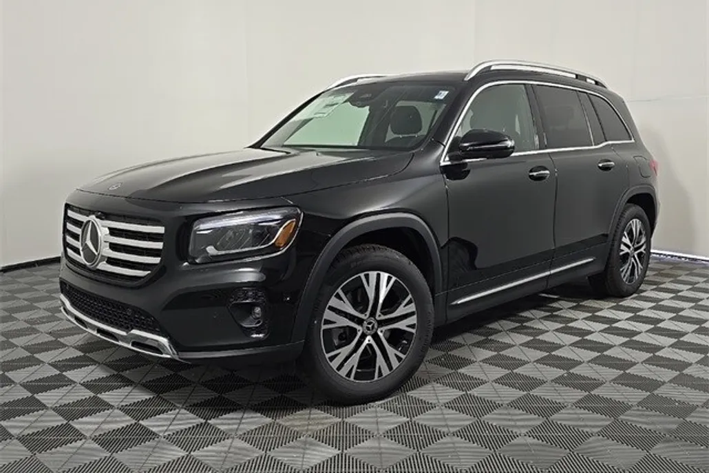 2025 Mercedes Benz GLB 250 4MATIC photo 1