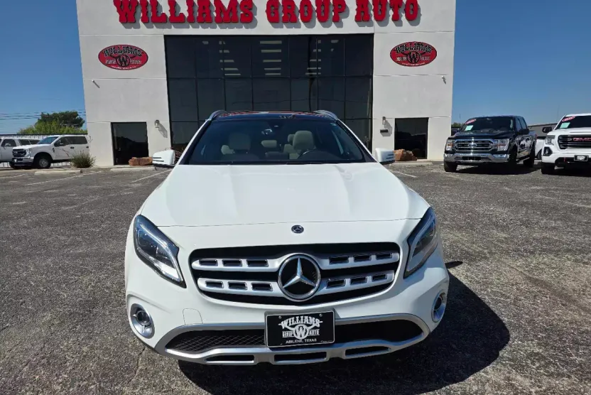 2018 Mercedes Benz GLA 250 4MATIC photo 1