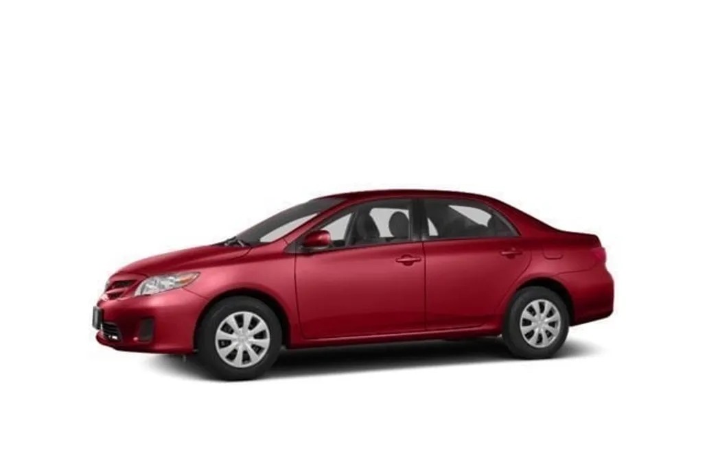 2013 Toyota Corolla LE photo 1