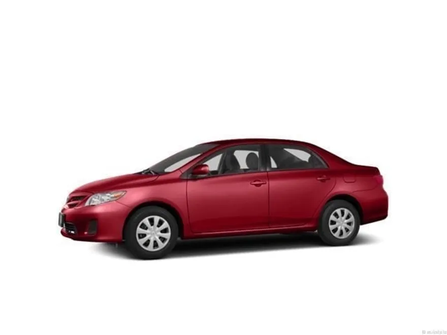 2013 Toyota Corolla LE photo 1