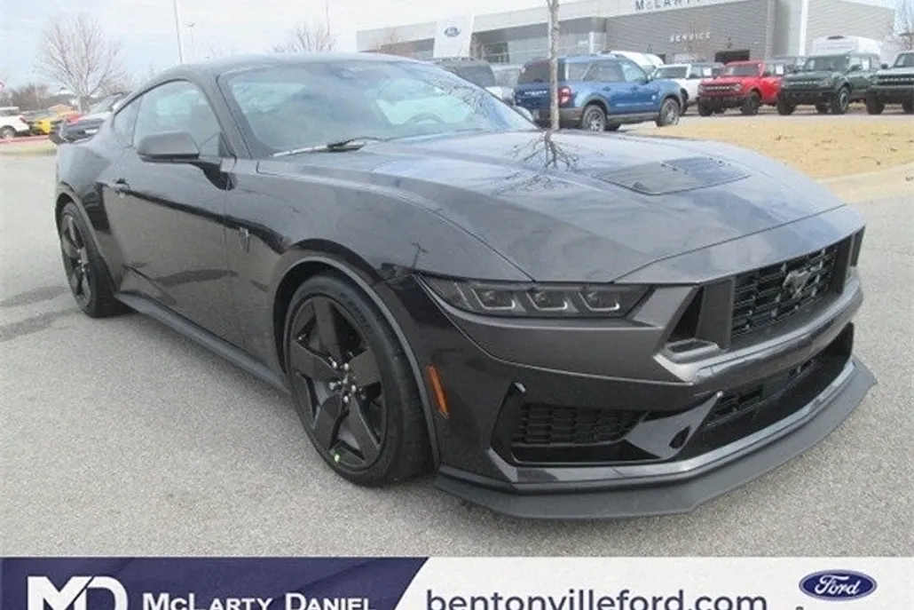 2024 Ford Mustang Dark Horse photo 1