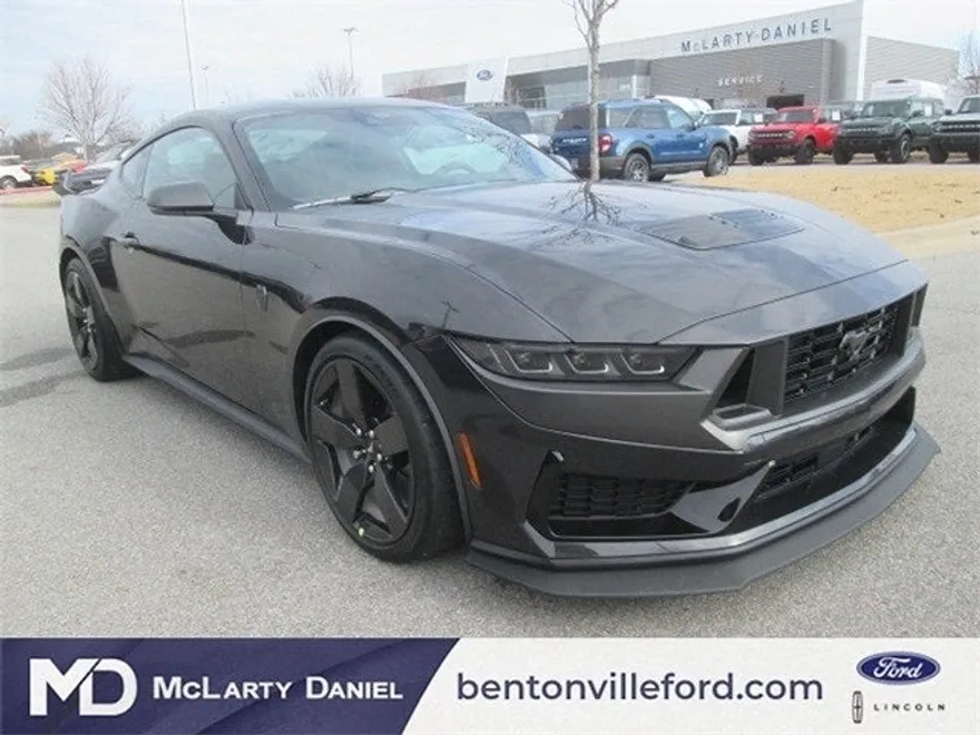 2024 Ford Mustang Dark Horse photo 1