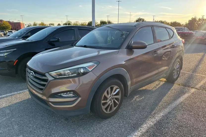2016 Hyundai Tucson SE photo 1