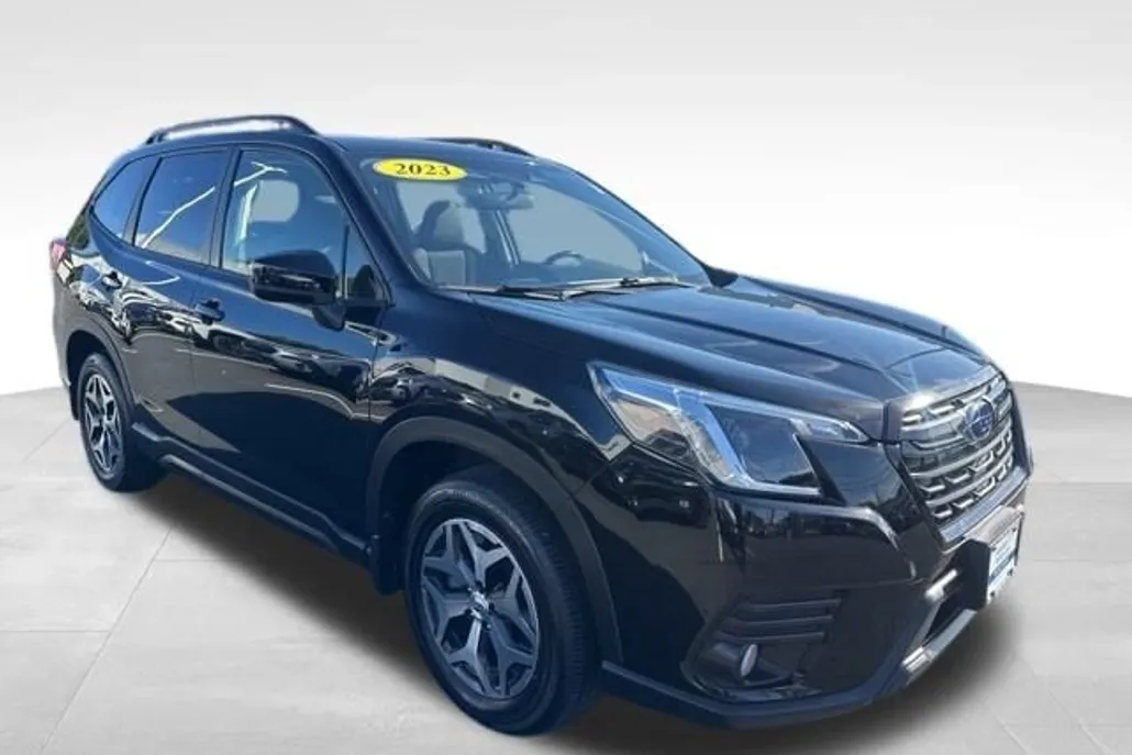 2023 Subaru Forester Premium photo 1