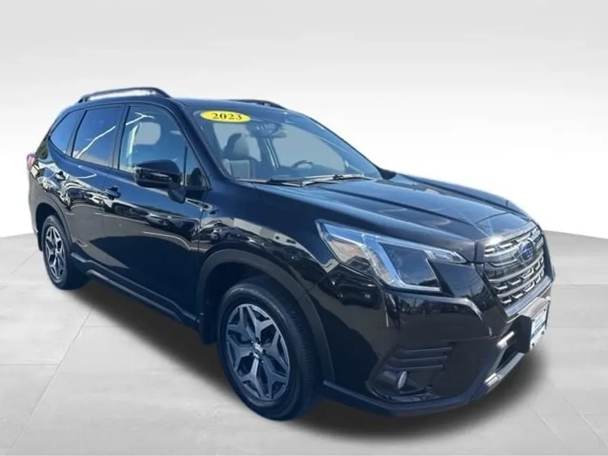 2023 Subaru Forester Premium photo 1