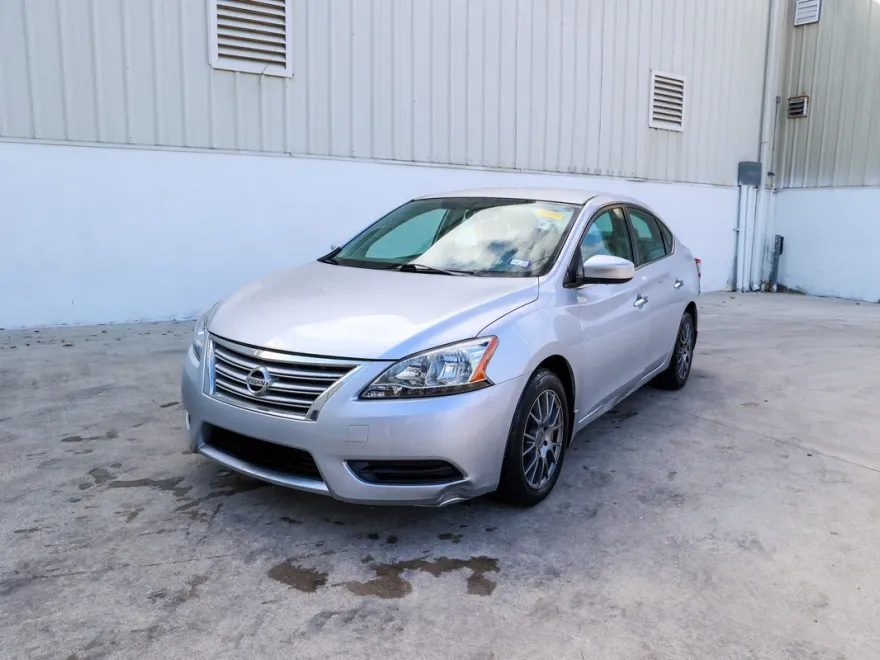 2015 Nissan Sentra SV photo 1