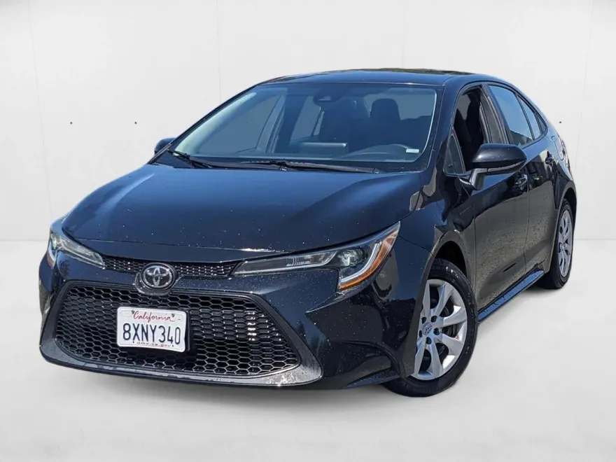2022 Toyota Corolla LE photo 1