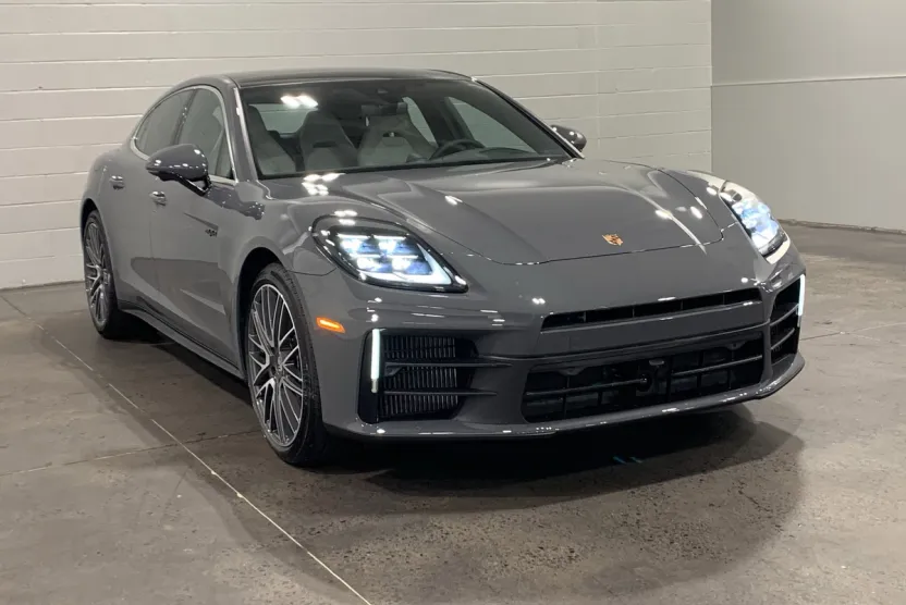 2026 Porsche Panamera 4 E-Hybrid photo 1