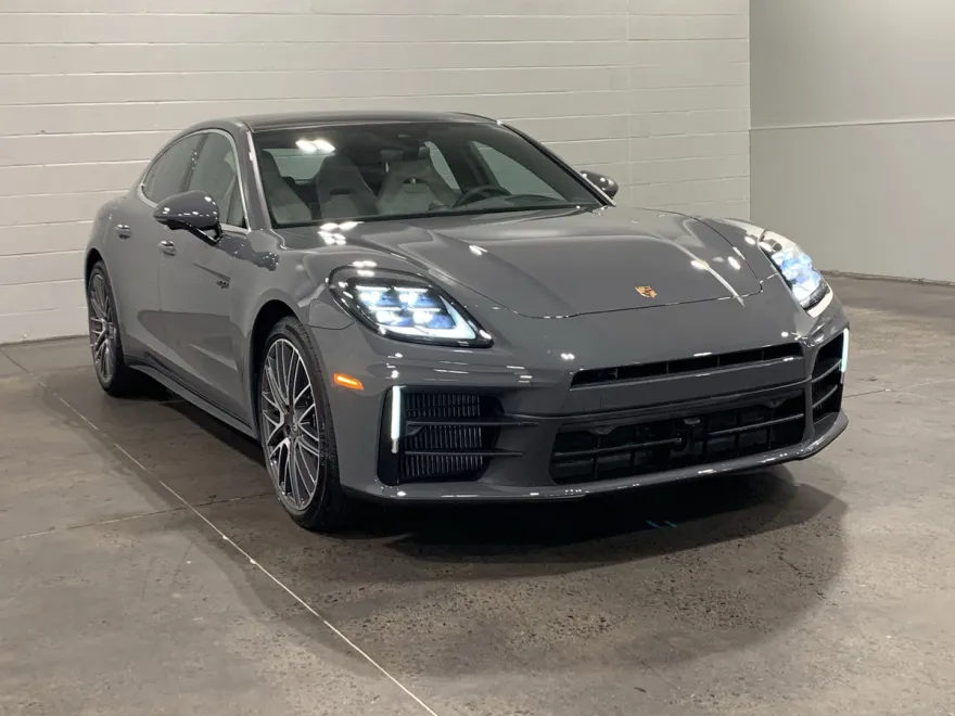2026 Porsche Panamera 4 E-Hybrid photo 1