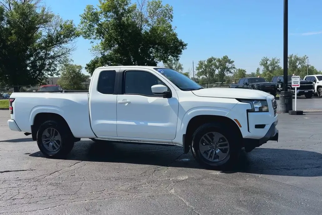 2022 Nissan Frontier SV photo 1