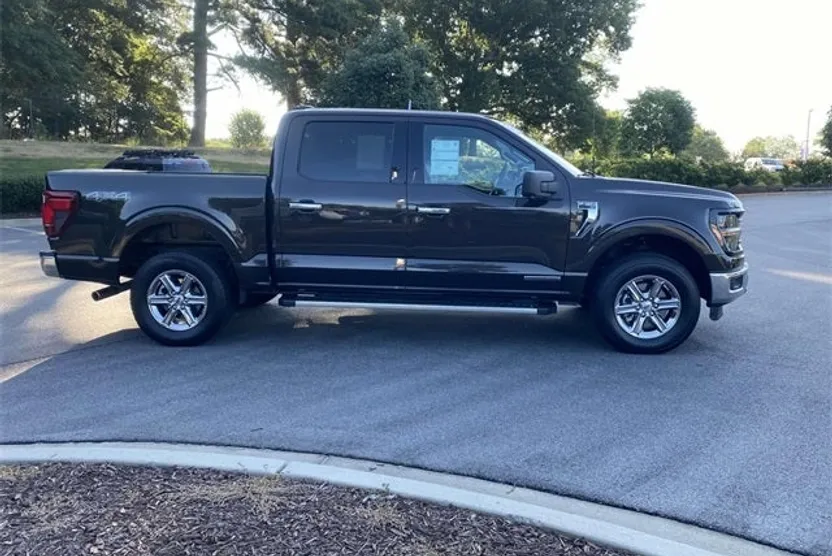 2024 Ford F-150 XLT photo 1