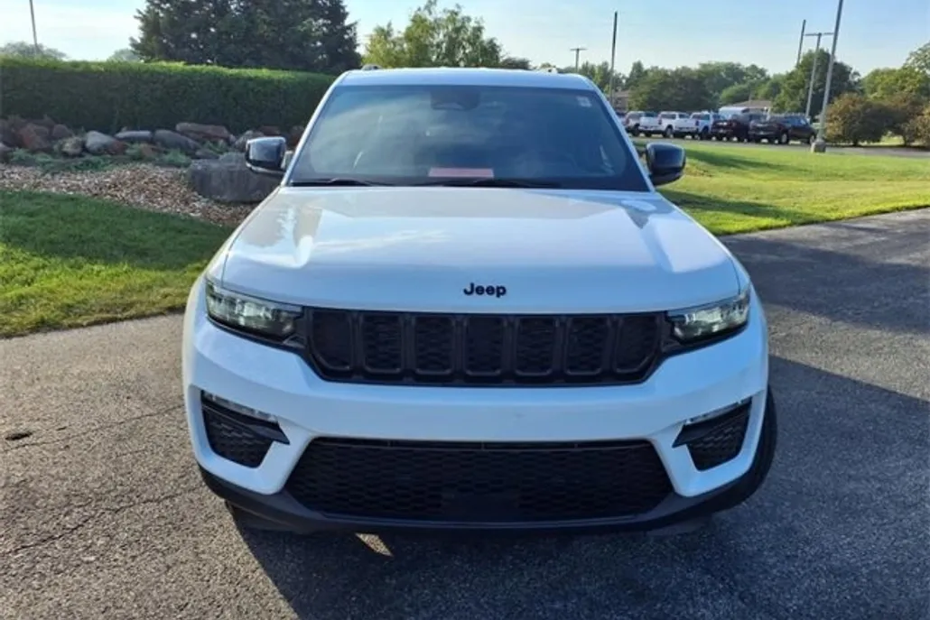 2025 Jeep Grand Cherokee Limited photo 1