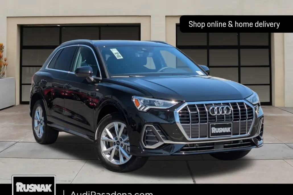 2025 Audi Q3 45 TFSI S line Premium photo 1
