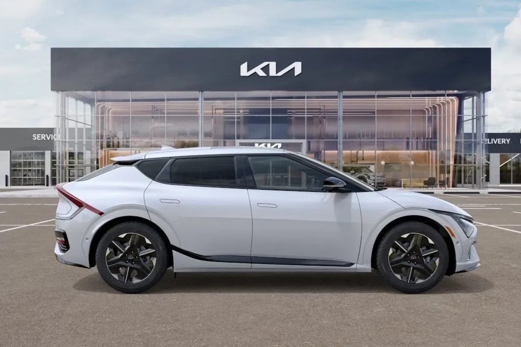 2025 Kia EV6 GT-Line photo 1