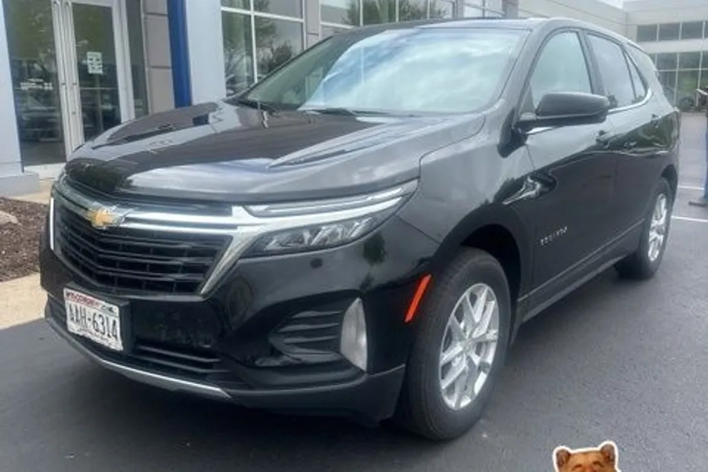 2022 Chevrolet Equinox LT photo 1