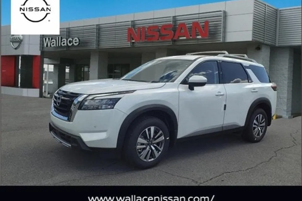 2025 Nissan Pathfinder SL photo 1