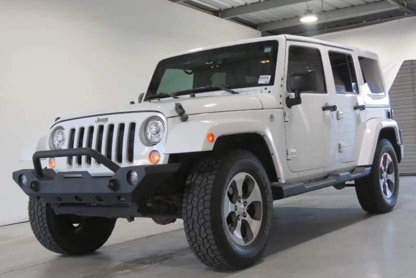 2017 Jeep Wrangler Unlimited Sahara photo 1