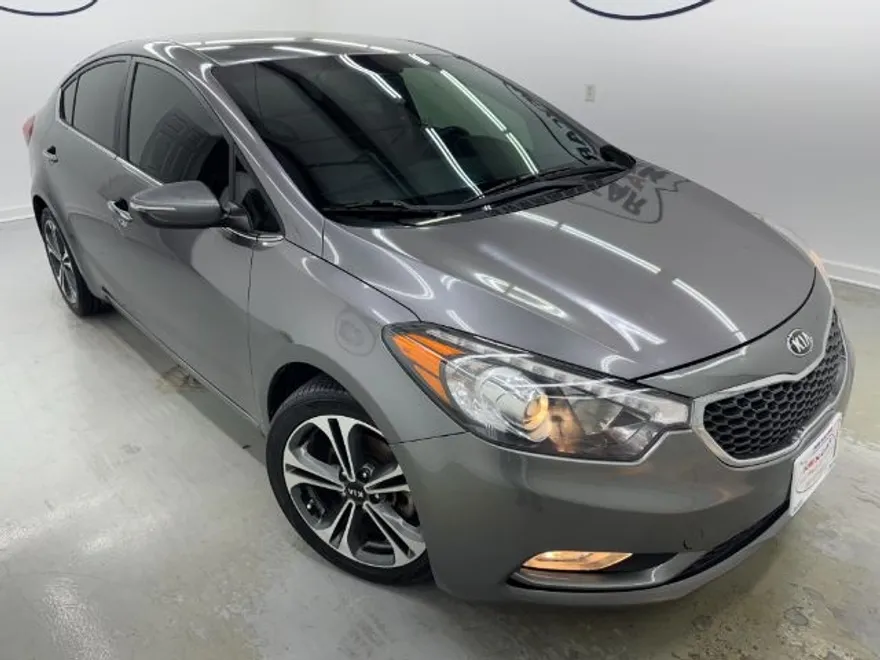 2016 Kia Forte EX photo 1