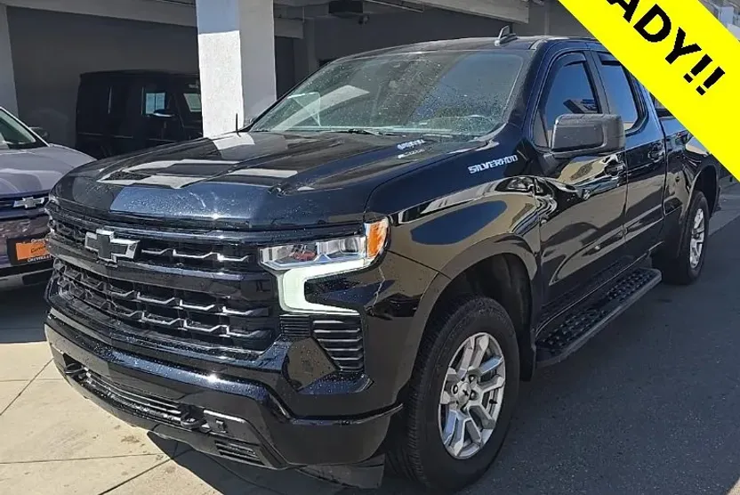 2023 Chevrolet Silverado 1500 RST photo 1