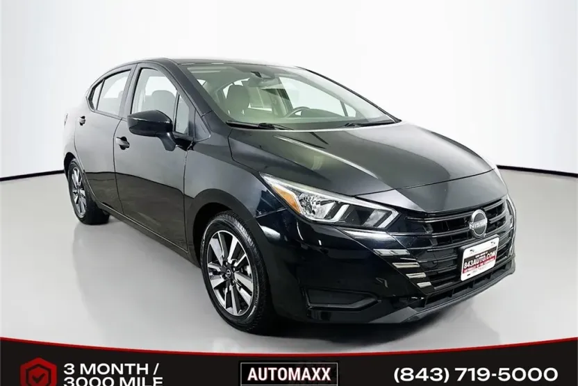 2023 Nissan Versa 1.6 SV photo 1