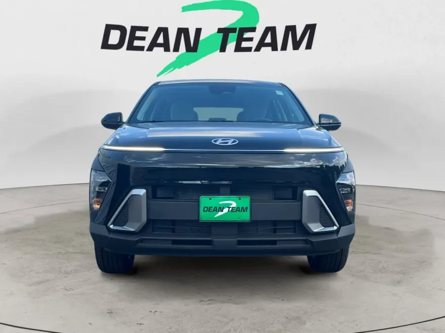 2026 Hyundai Kona SE photo 1