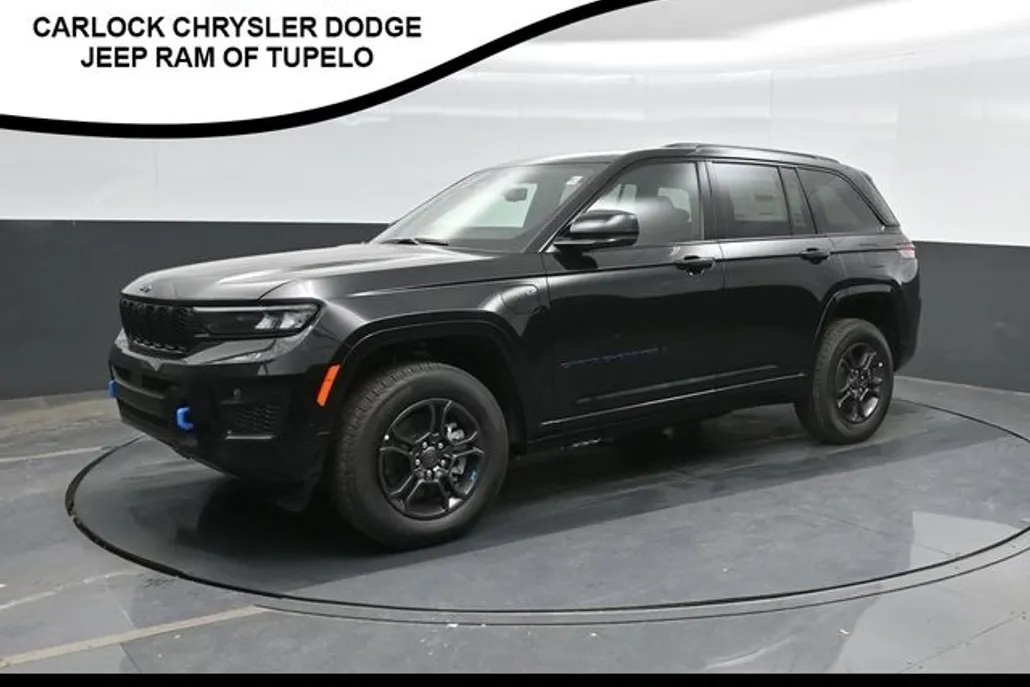 2025 Jeep Cherokee 80th Anniversary Edition photo 1