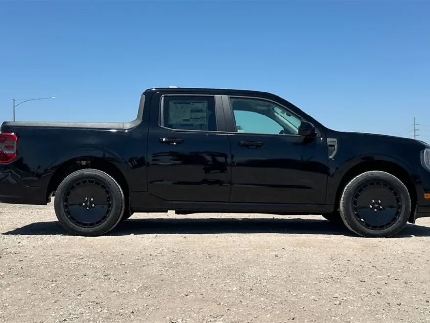 2025 Ford Maverick photo 1