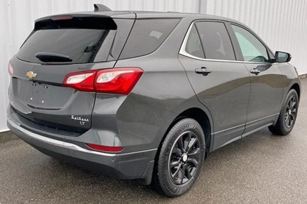 2018 Chevrolet Equinox LT photo 1