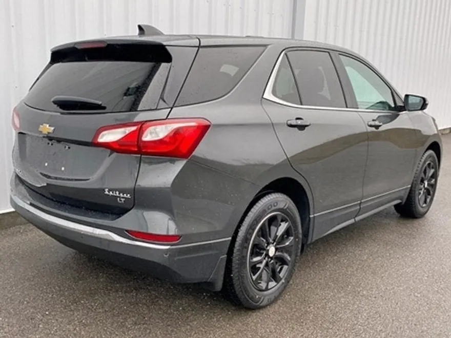 2018 Chevrolet Equinox LT photo 1