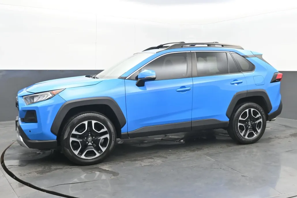 2019 Toyota RAV4 Adventure photo 1