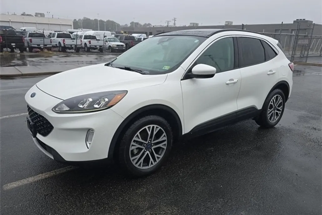 2020 Ford Escape SEL photo 1