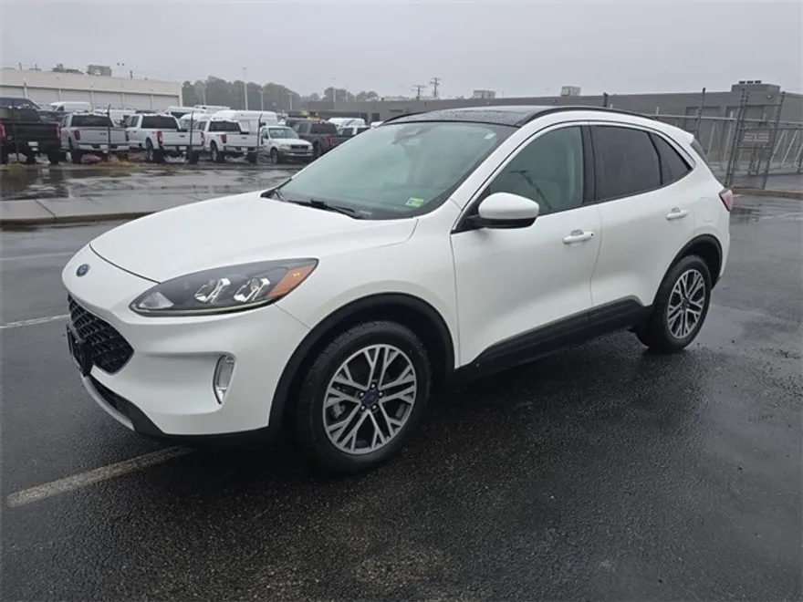 2020 Ford Escape SEL photo 1