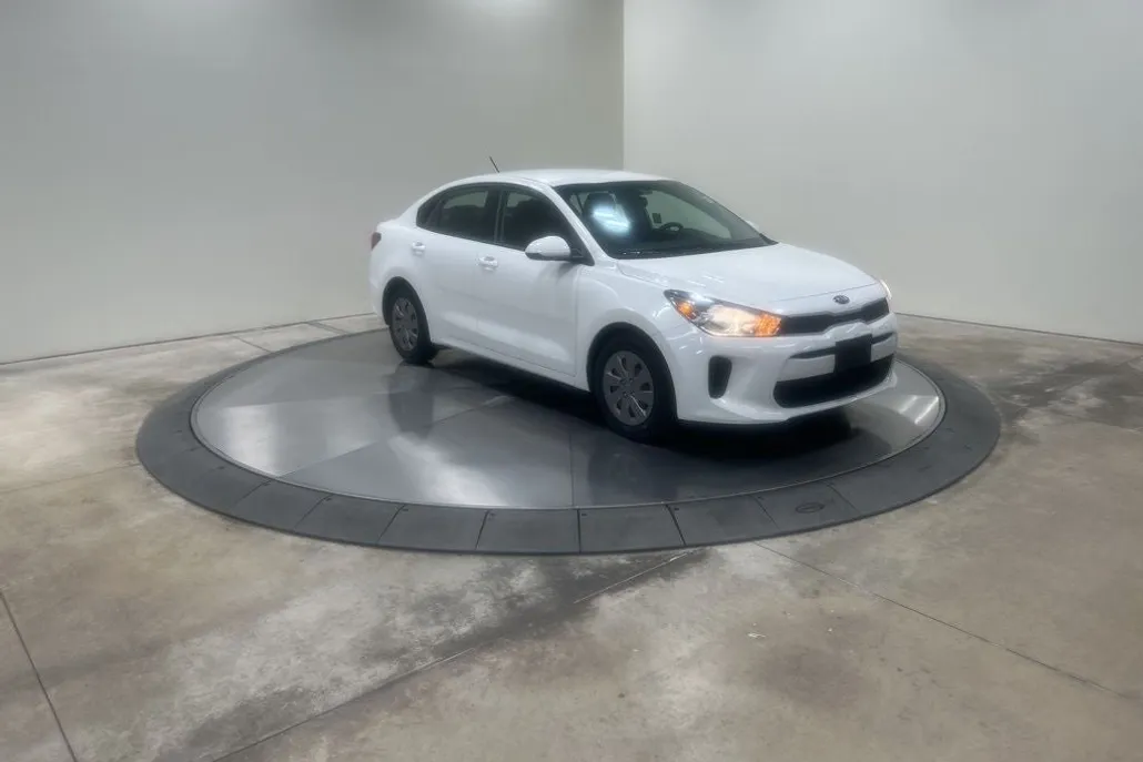 2020 Kia Rio LX photo 1