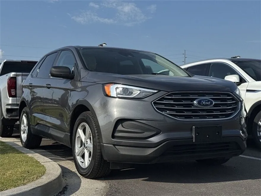 2022 Ford Edge SE photo 1
