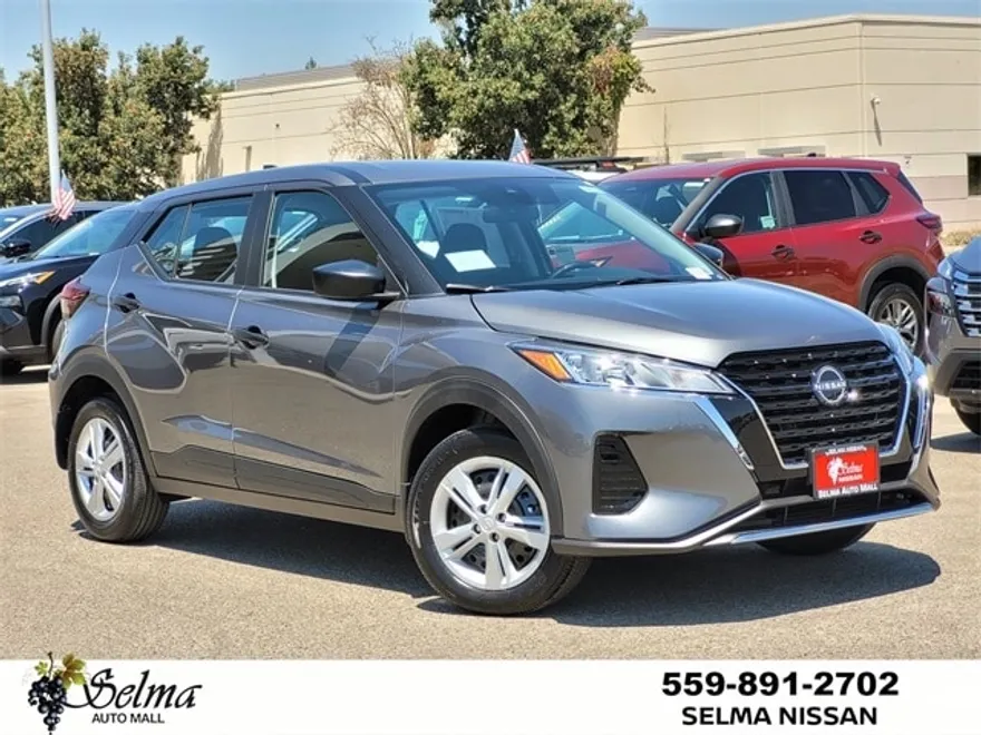 2025 Nissan Kicks Play S photo 1