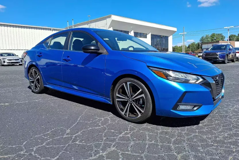 2022 Nissan Sentra SR photo 1