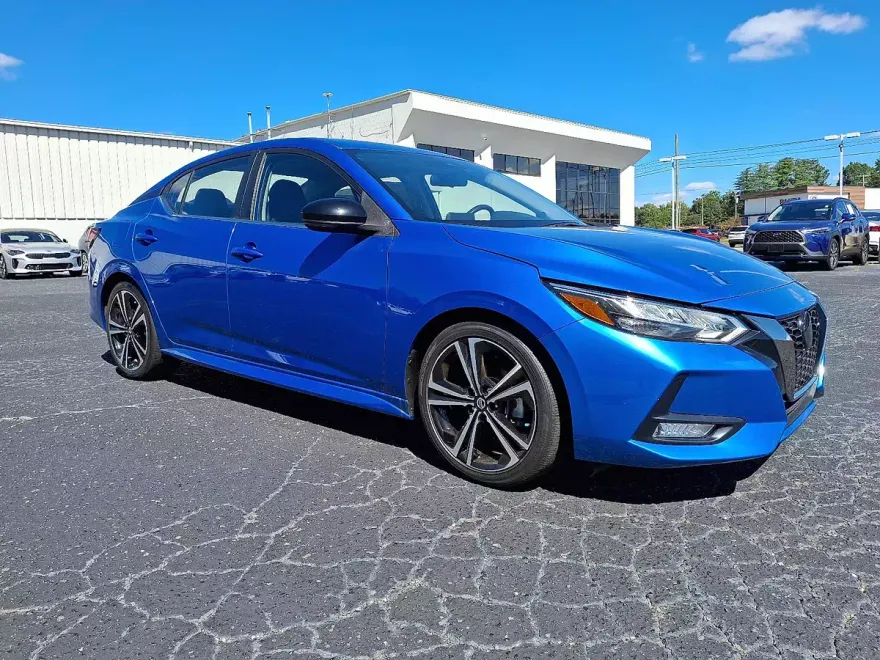2022 Nissan Sentra SR photo 1