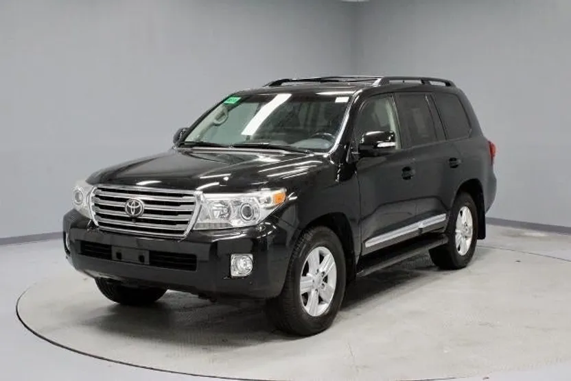 2013 Toyota Land Cruiser Base photo 1