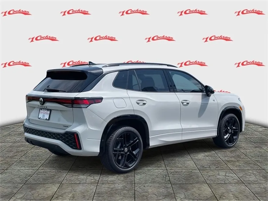 2025 Volkswagen Tiguan SE R-Line Black photo 1
