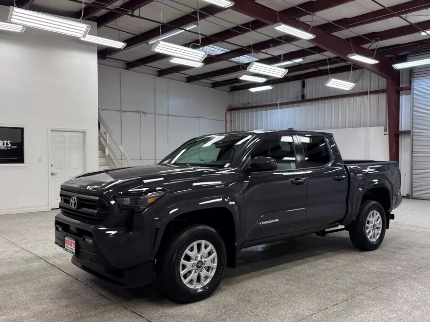2024 Toyota Tacoma SR5 photo 1