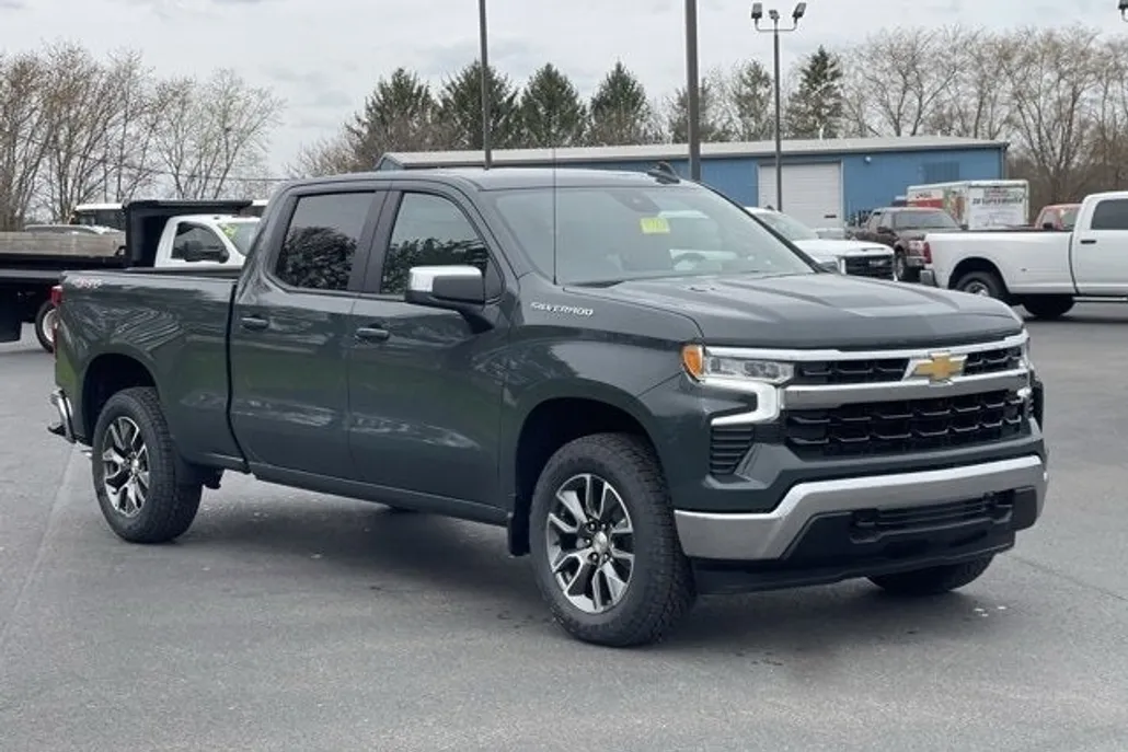2025 Chevrolet Silverado 1500 LT photo 1